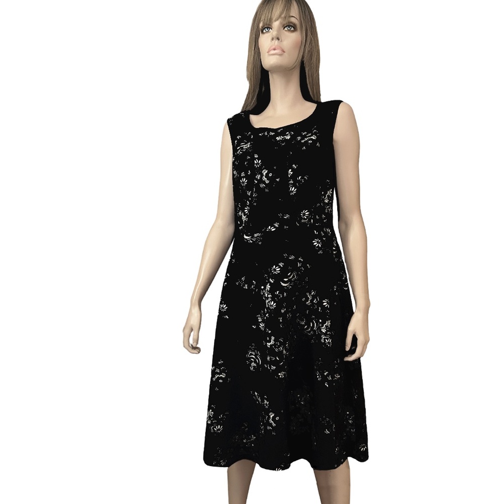 Ann Taylor Fit & Flare Black Floral Dress Sleeveless Rounded Neck Versatile
